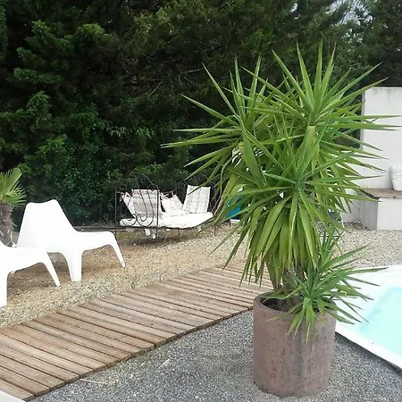 Bennes' House Проживание в семье Villemoustaussou
